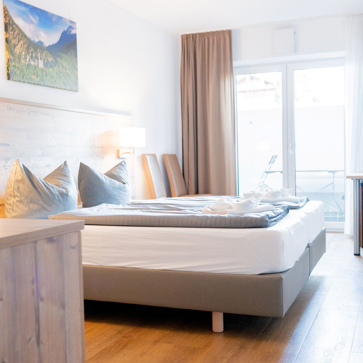 1200x1200_0000s_0002_1-132